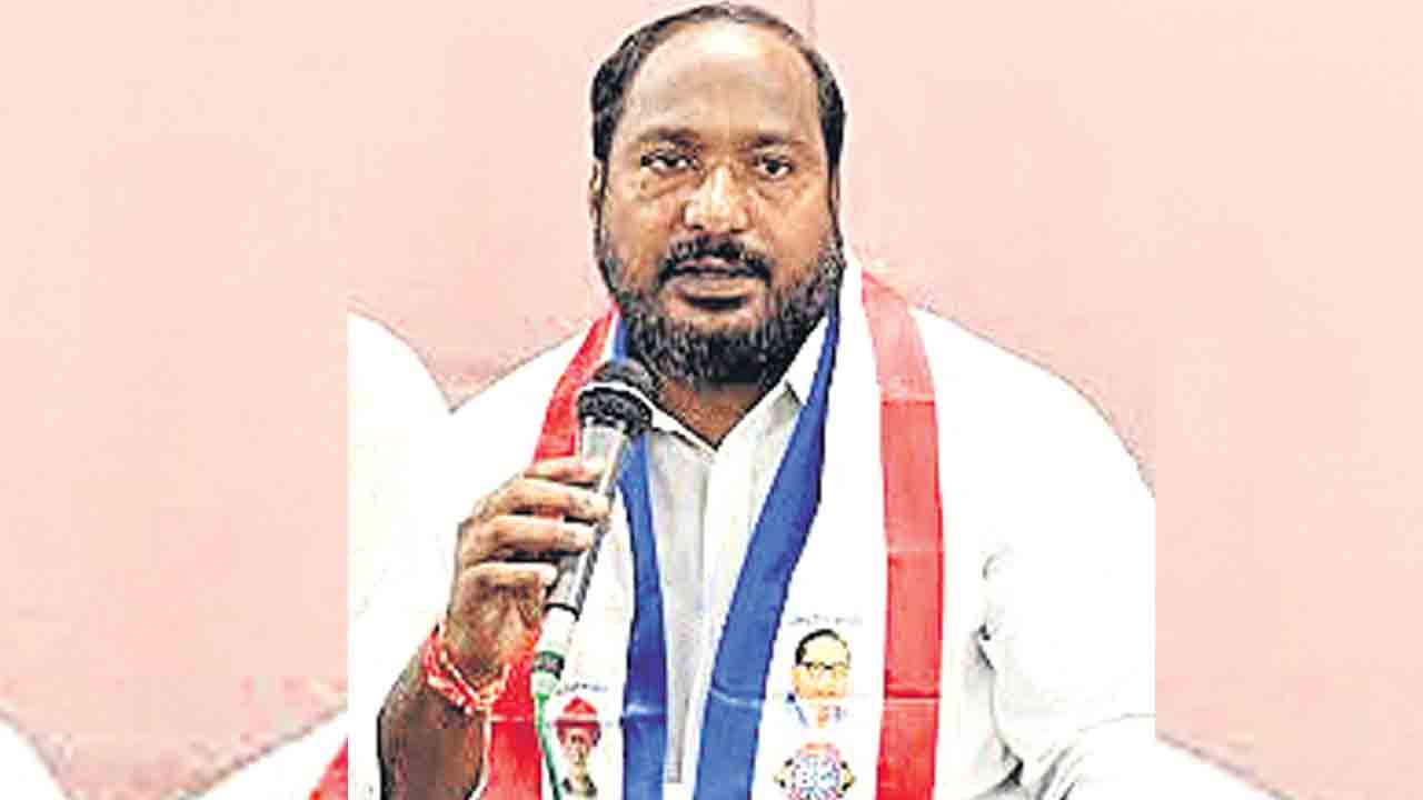 పవన్‌కల్యాణ్‌ వ్యాఖ్యలను వెనక్కి తీసుకోవాలి.. ప్రొఫెసర్‌ నాగేశ్వర్‌పై అక్రమకేసులు ఎత్తివేయాలి