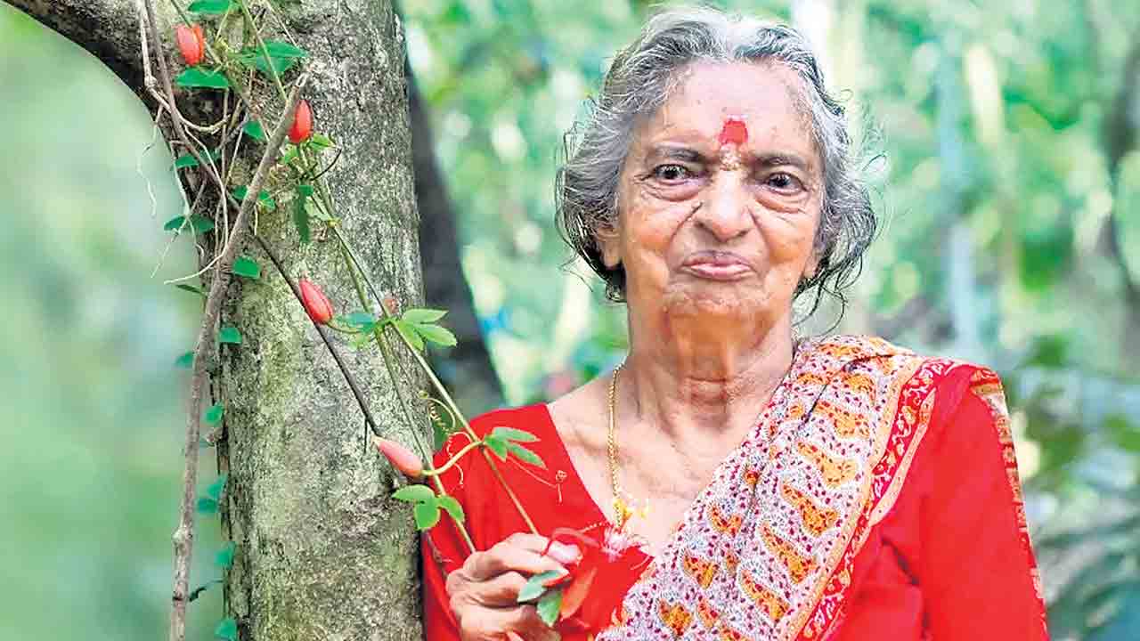 ఆకుపచ్చని అద్భుతం.. దేవకీ వనం..!