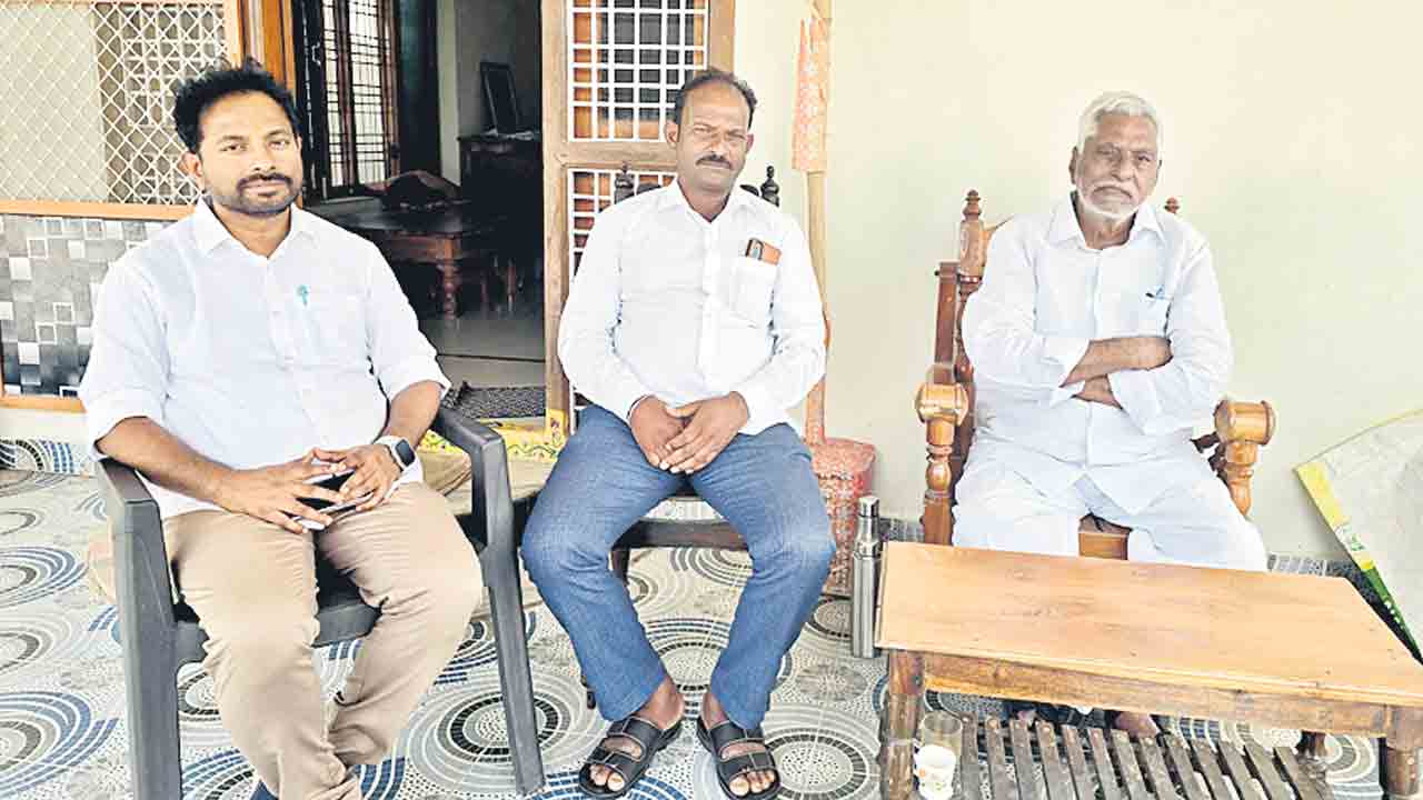 రెండున్నరేళ్లయినా కొత్త పింఛన్లు లేవు.. రాష్ట్ర అవతరణం రోజు ప్రజలకు నిరాశే