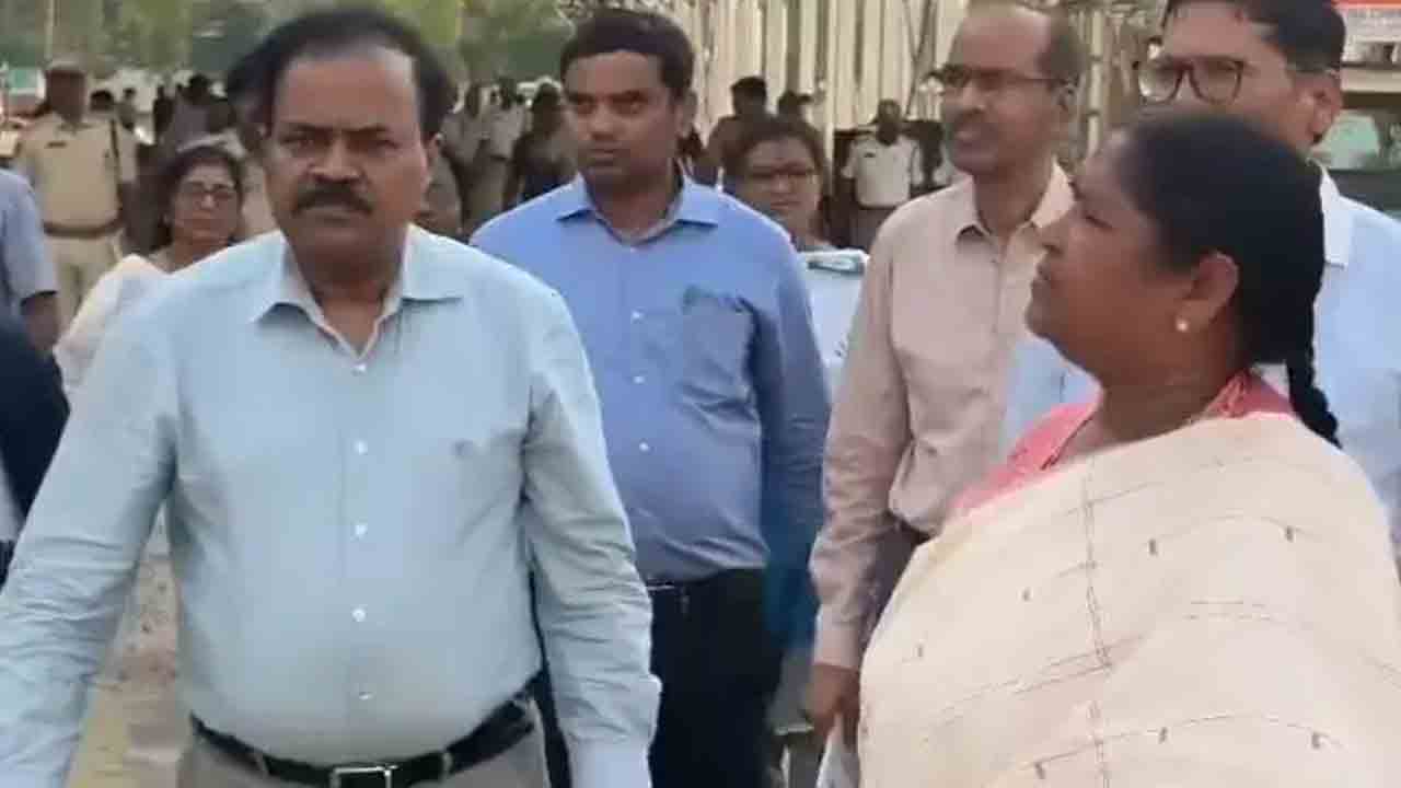 నేడు ఎస్‌హెచ్‌జీలకు 553 బస్సులు అందజేత