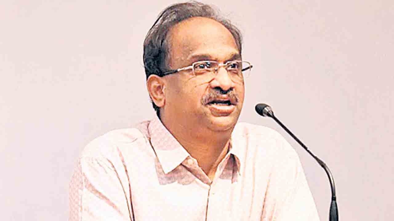హిట్లర్‌ స్ఫూర్తిని తెలంగాణ అంగీకరించదు.. ప్రపంచ నియంత ఆదర్శమా?