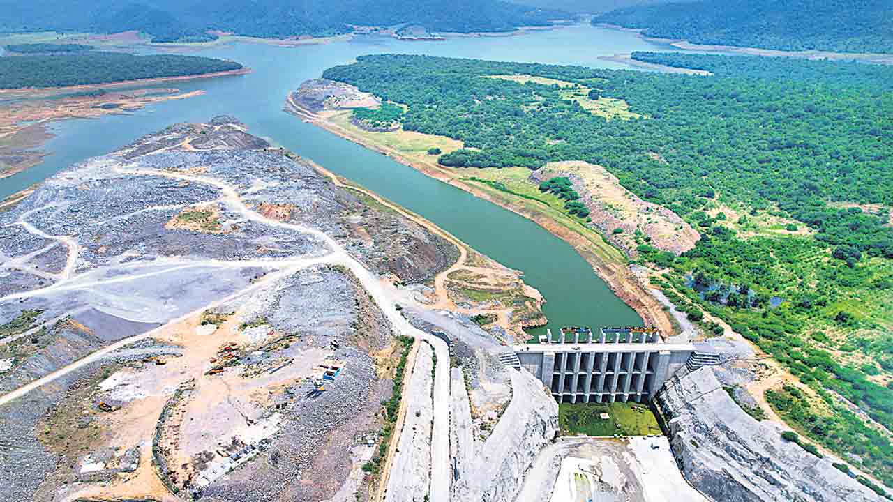 కాంగ్రెస్‌ నేతల పాపం.. కరువు జిల్లాగా శాపం