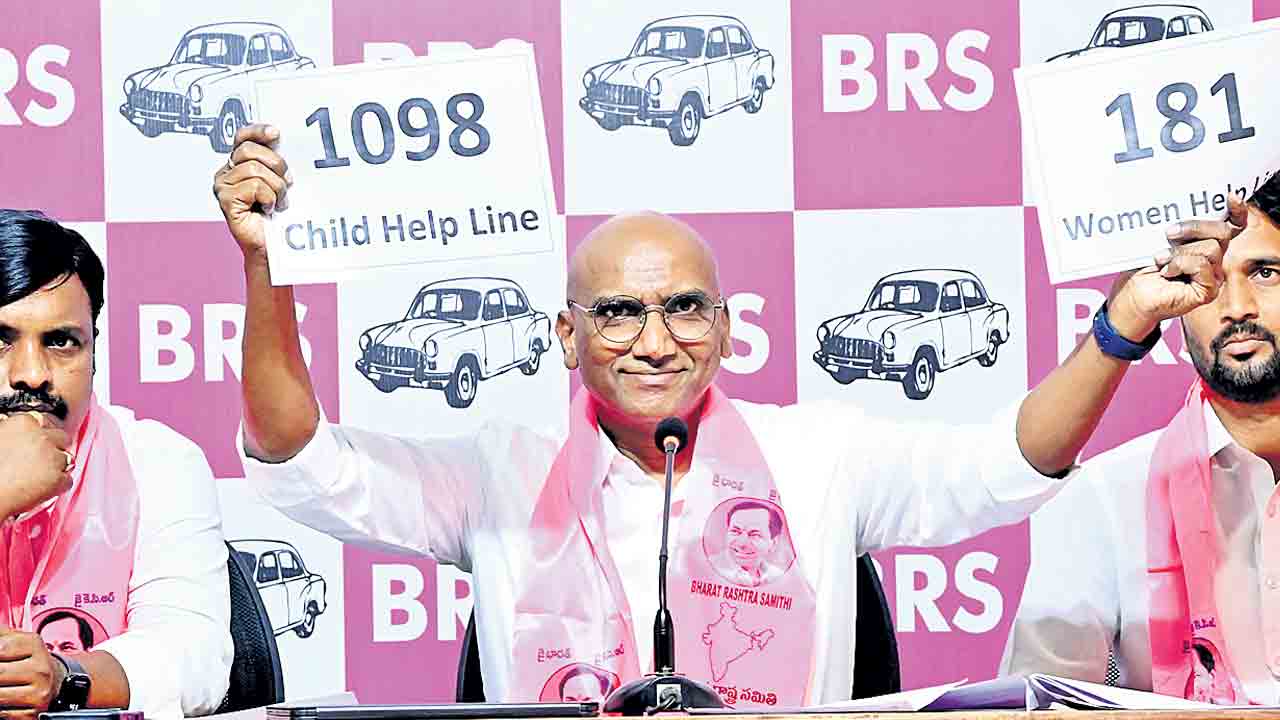 ‘బండి’ని విచారించరా.. భగీరథ్‌ కేసులో ఏ2, ఏ3పై చర్యలేవి?