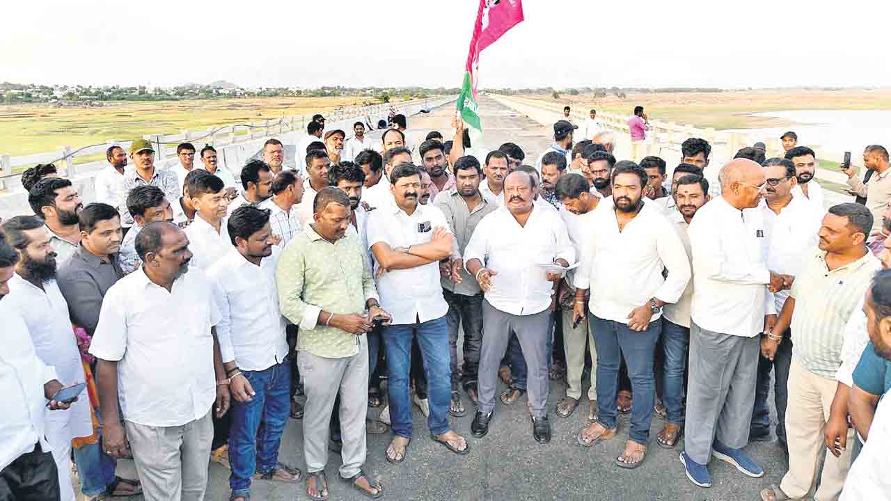 ఎలగందుల వంతెన తుదిదశ పనులు పూర్తి చేయాలి