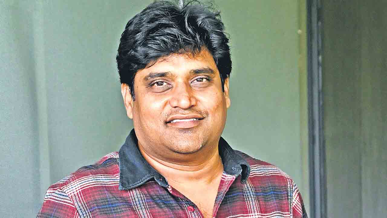 యాంకర్‌ని చూసి రాసుకున్న కథ!