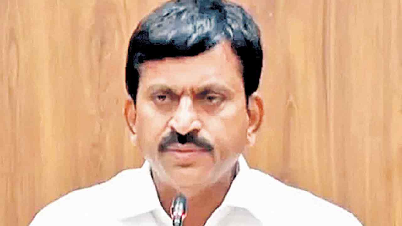 వచ్చే నెల నుంచి భూముల రీ సర్వే : పొంగులేటి