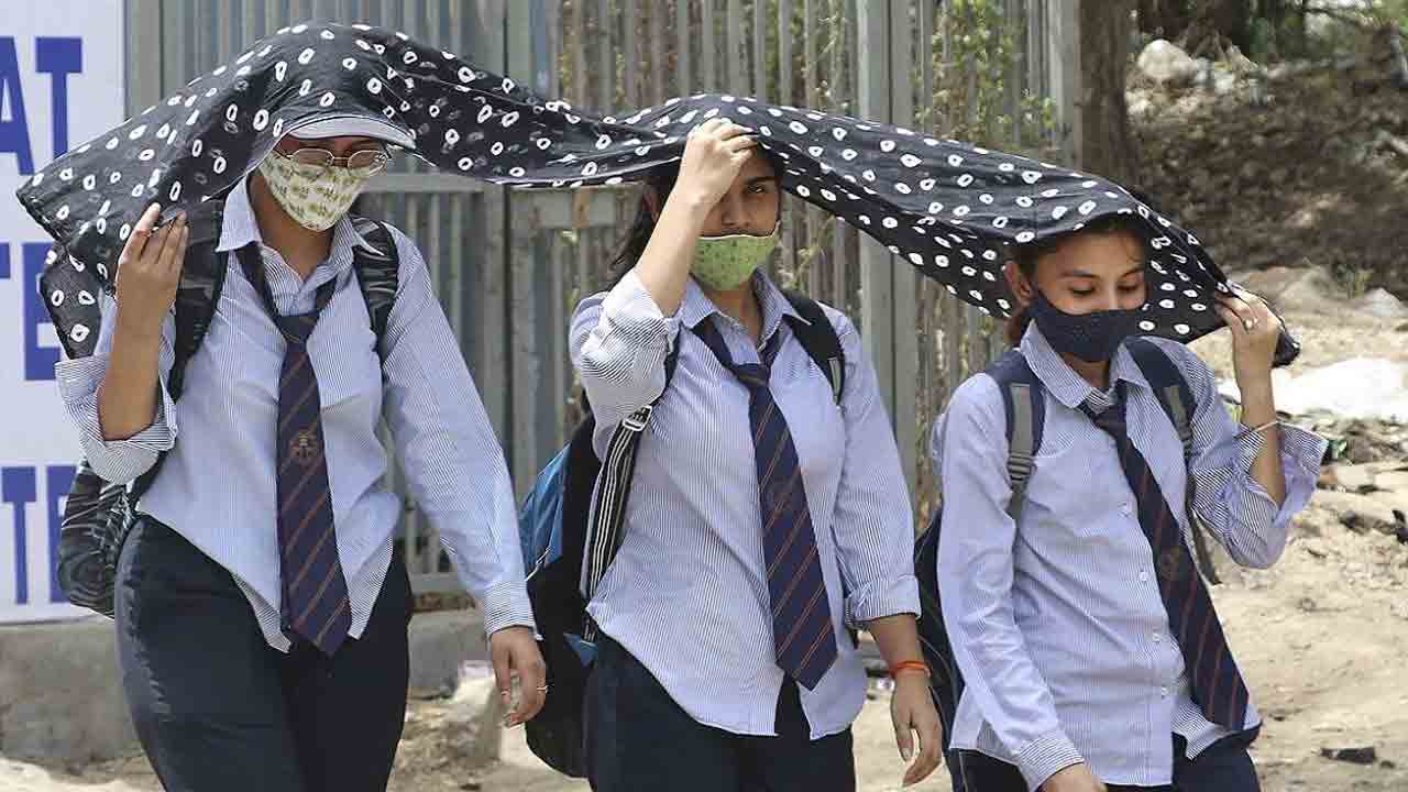 వర్సిటీ వేసవి సెలవుల పొడిగింపు