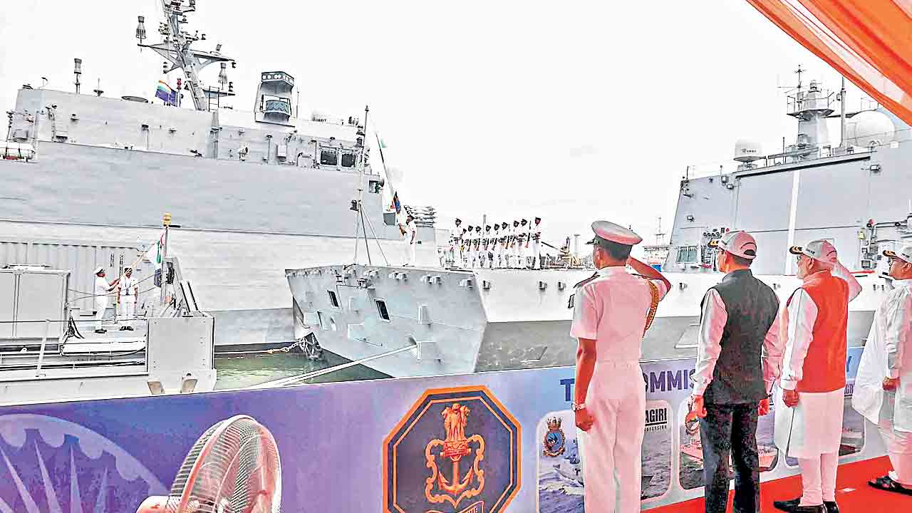 మూడు యుద్ధ నౌకలు ప్రారంభం.. యుద్ధ, సర్వే, నిఘా అవసరాలకు వినియోగం