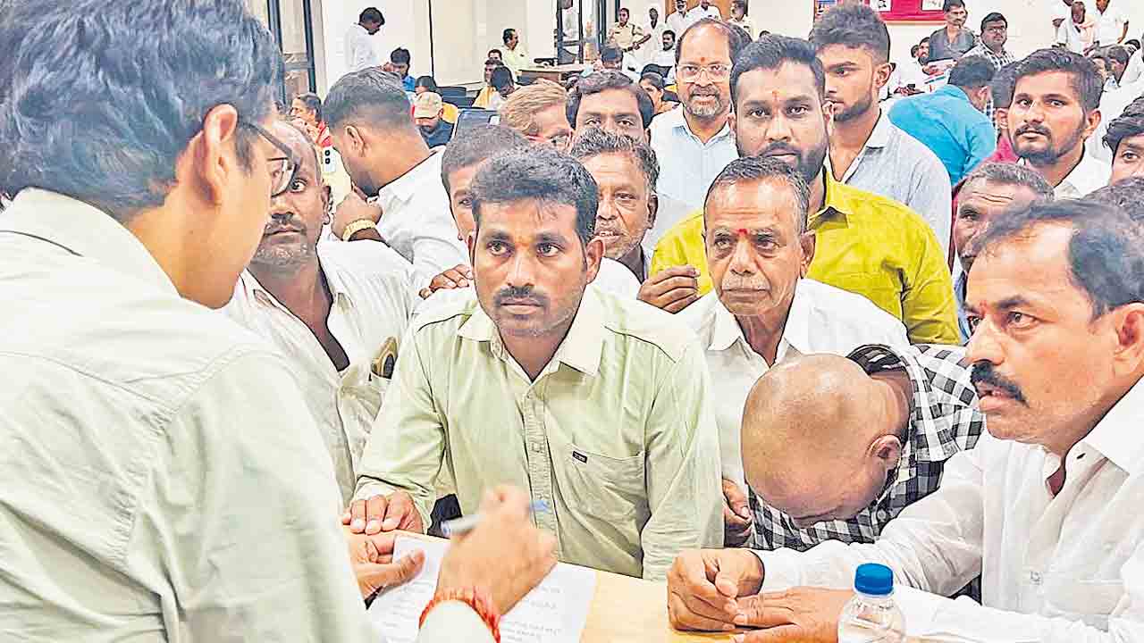 ట్రిపుల్‌ ఆర్‌కు ట్రబుల్‌.. భూసేకరణలో అవకతవకలు