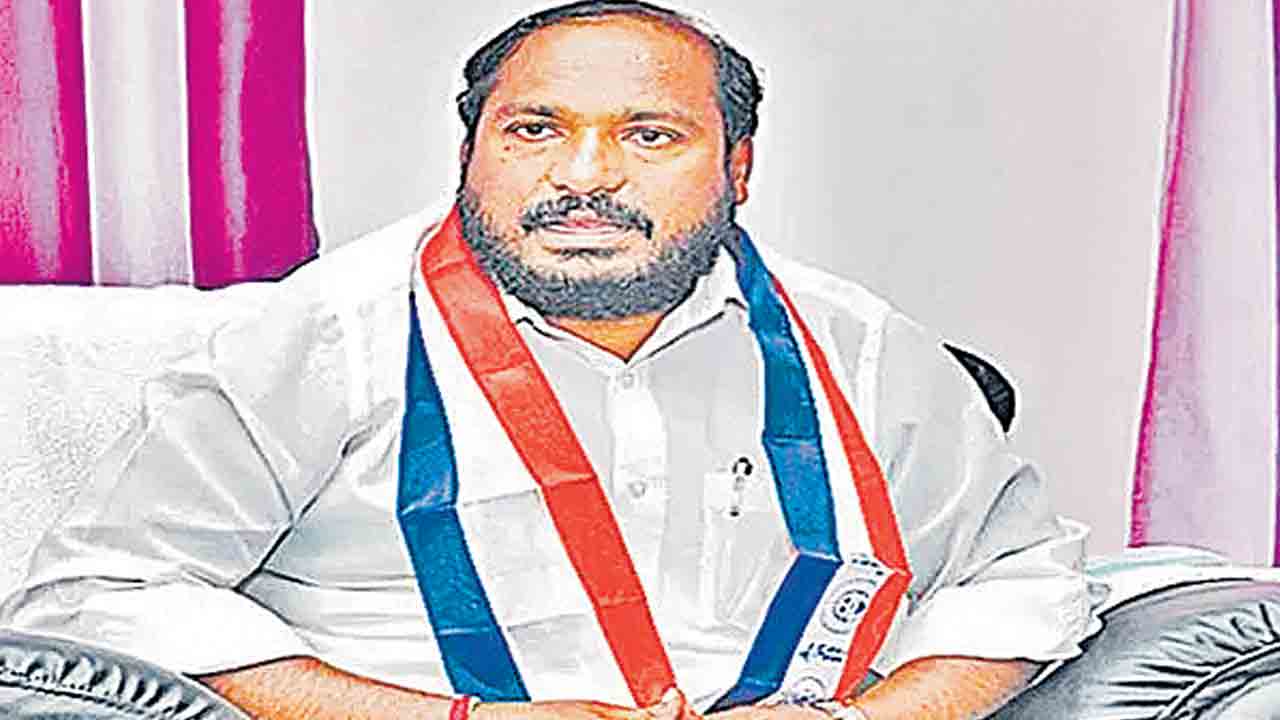 ఫీజుల బకాయిలు విడుదల చేయాలి