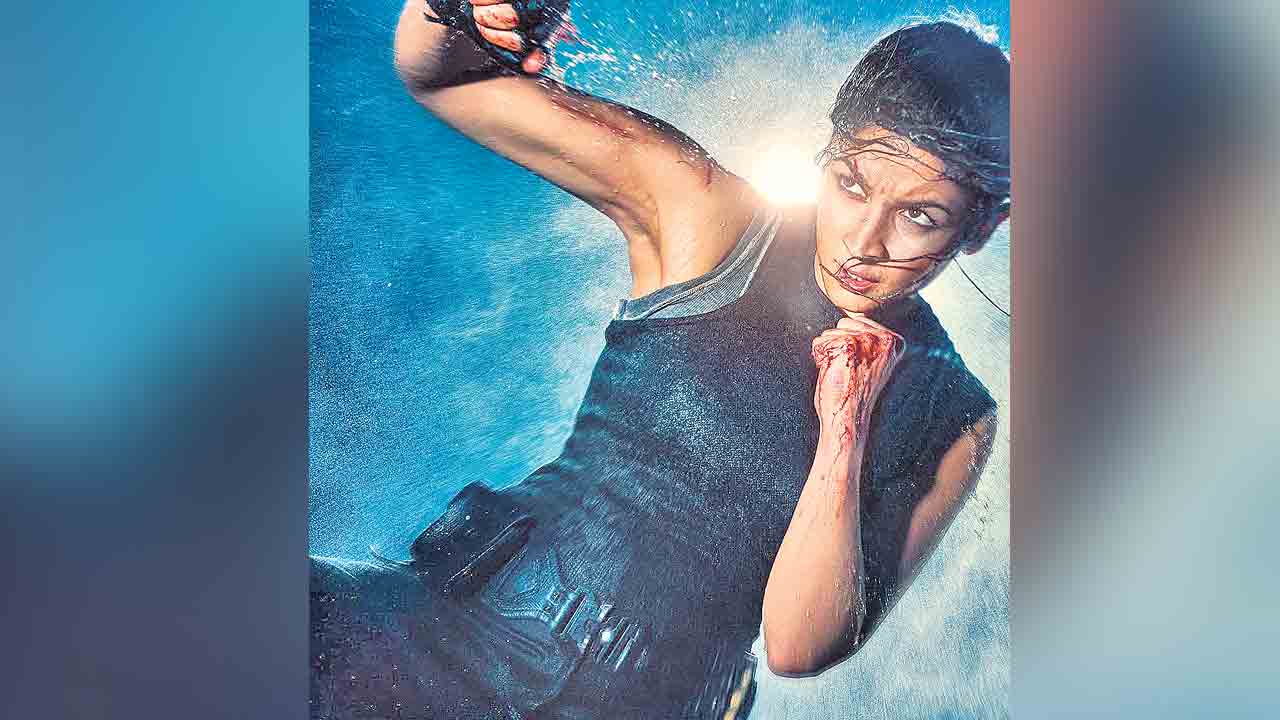 మహిళా గూఢచారి సాహసాలు