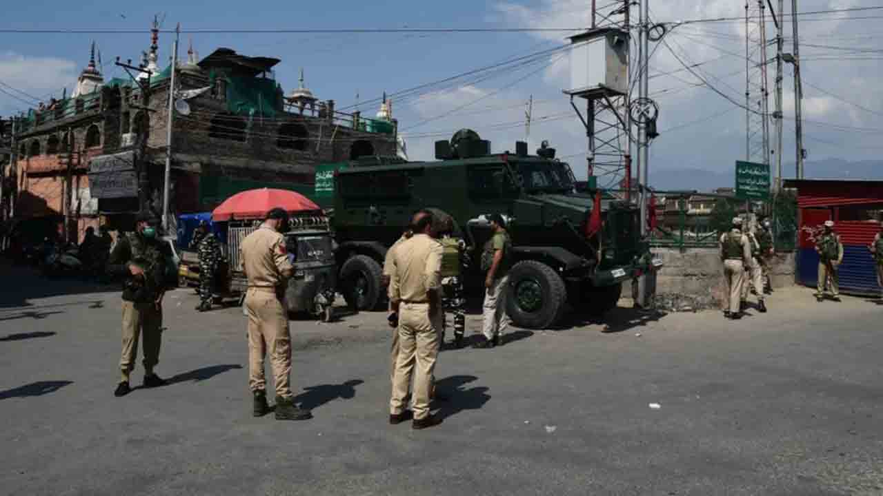 40 మంది సైనికులపై పోలీసుల ఎఫ్‌ఐఆర్‌