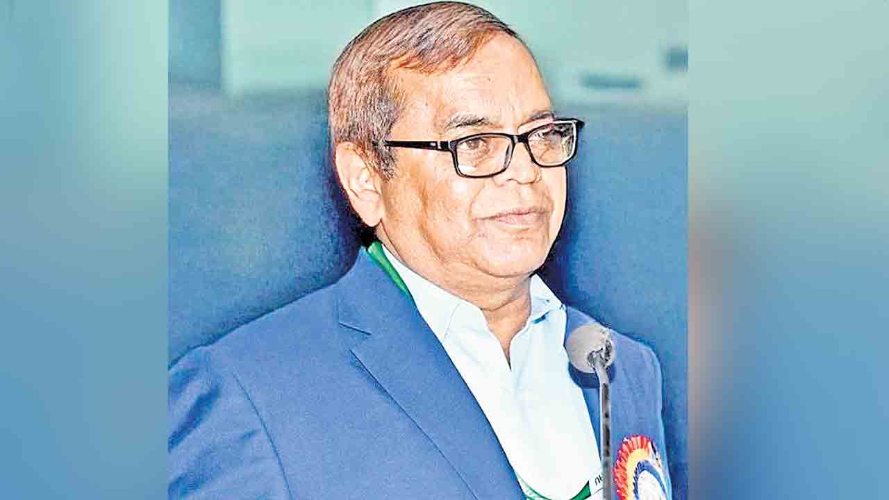 పంట వ్యర్థాలను కాల్చొద్దు : వీసీ జానయ్య