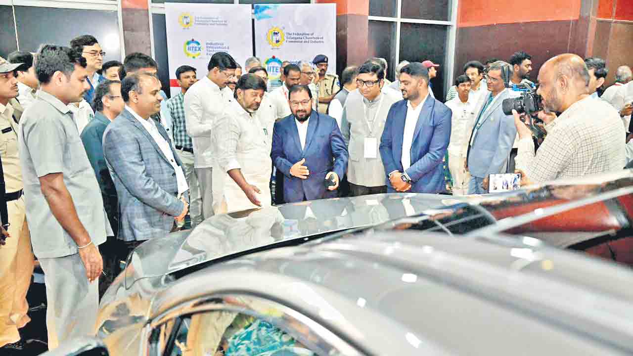 వారానికోరోజు పారిశ్రామికవేత్తలకే : భట్టి