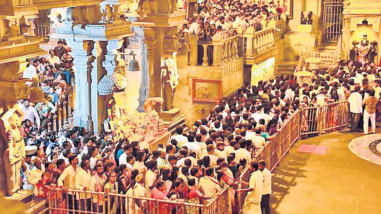 జనగిరి.. యాదగిరి.. యాదగిరి నారసింహుడిని దర్శించుకున్న 52 లక్షల మంది భక్తులు
