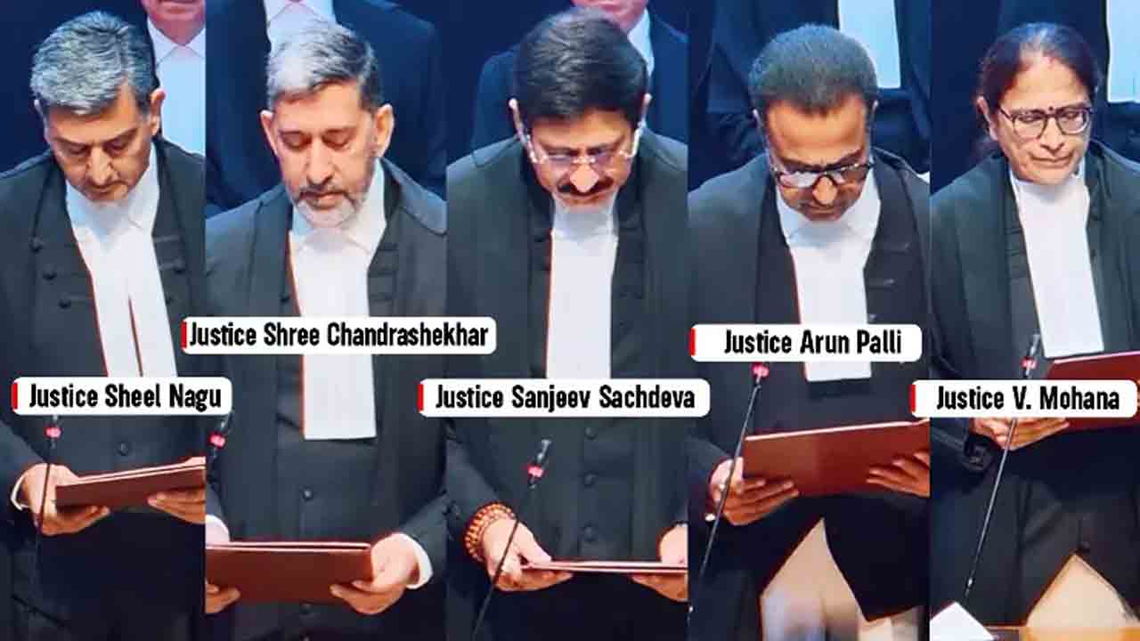 సుప్రీం కోర్టు జడ్జీలుగా ఐదుగురి ప్రమాణం