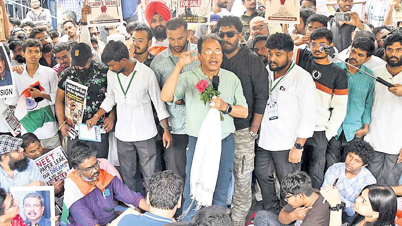 విద్యావ్యవస్థలో మార్పులు అవసరం