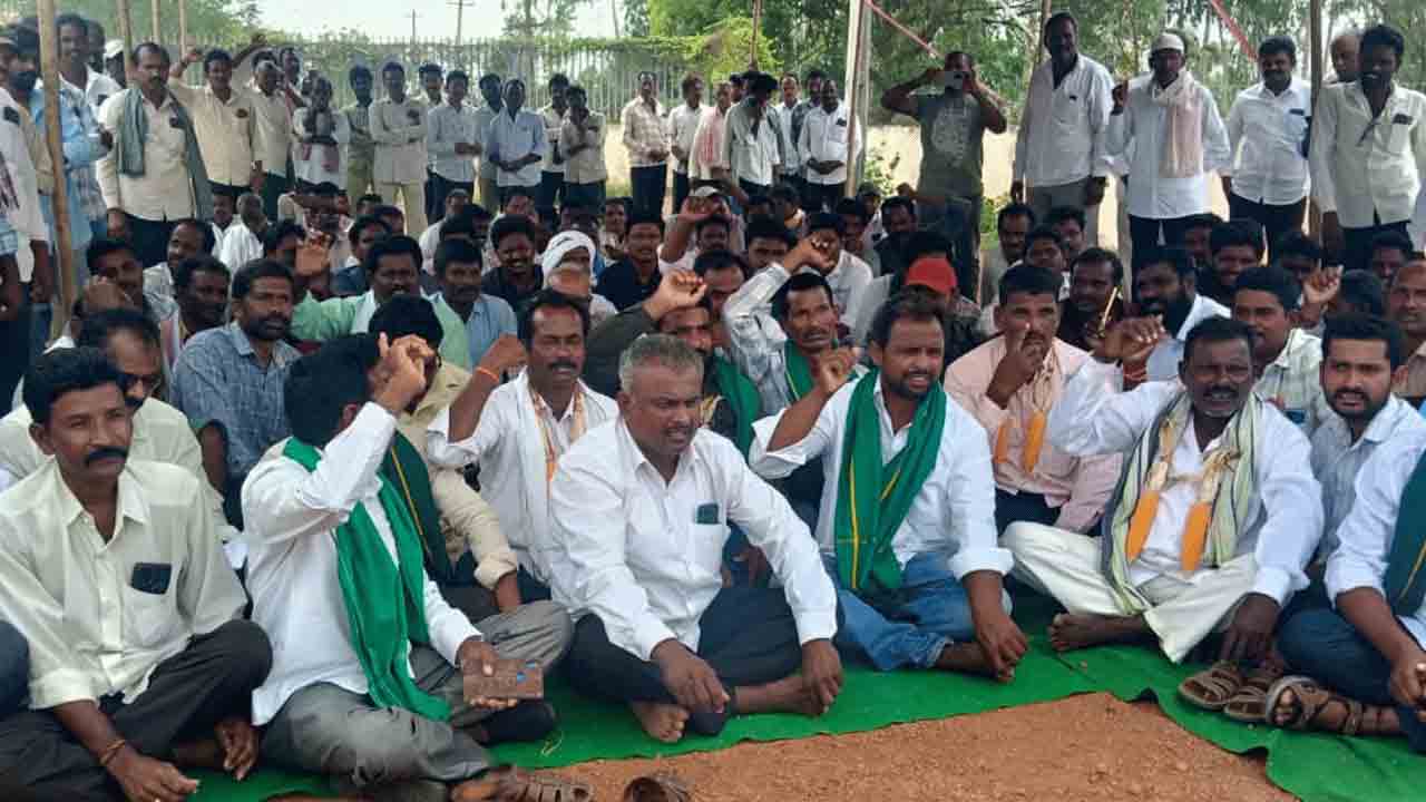 మక్క రైతులకు పైసలెప్పుడు?