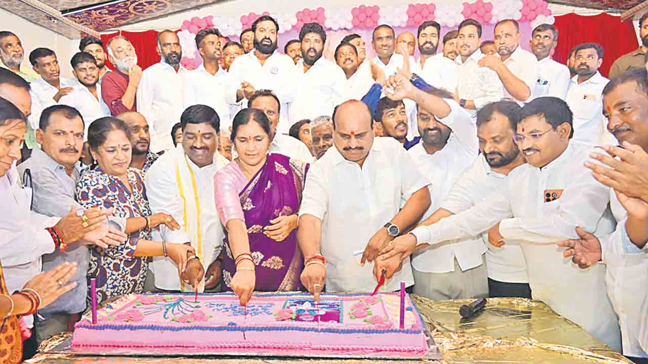 వర్ధిల్లు వందేండ్లు