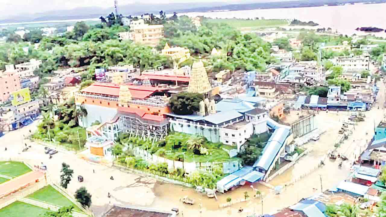పోలవరం బ్యాక్వాటర్ భద్రాద్రి జిల్లాకు ముప్పు