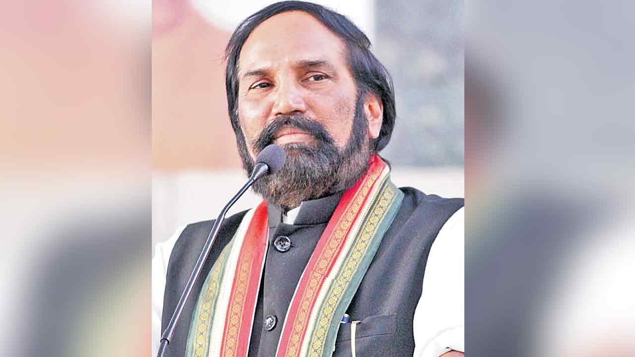 సౌరవిద్యుత్తు ఉత్పత్తికి ప్రాధాన్యం ఇవ్వాలి