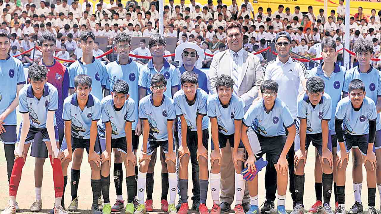 హెచ్‌ పీఎస్‌ జట్టుకు ఫుట్‌ బాల్‌ టైటిల్‌