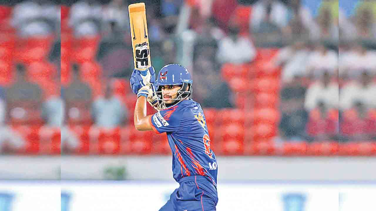 రైజర్స్‌ జోరు