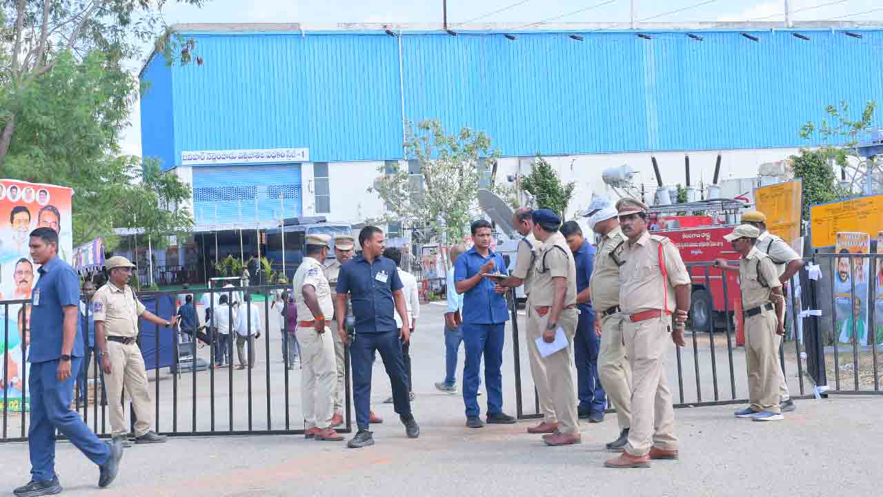 బీఆర్ఎస్పై నిర్బంధకాండ