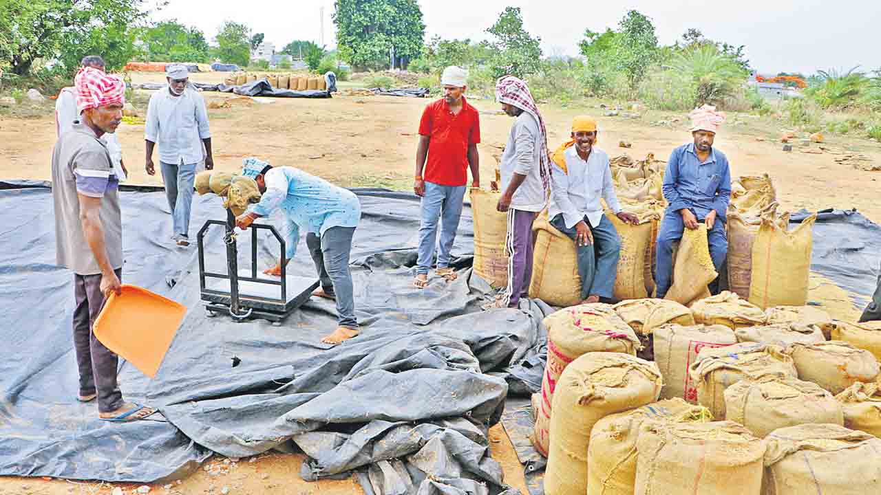 మిల్లర్ల మాయాజాలం రైతన్న నిలువు దోపిడీ