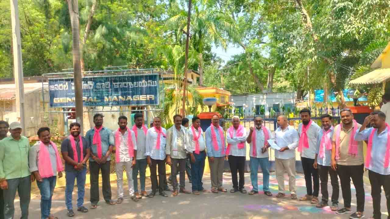 డిపెండెంట్లకు నియామక పత్రాలు ఇవ్వాలి