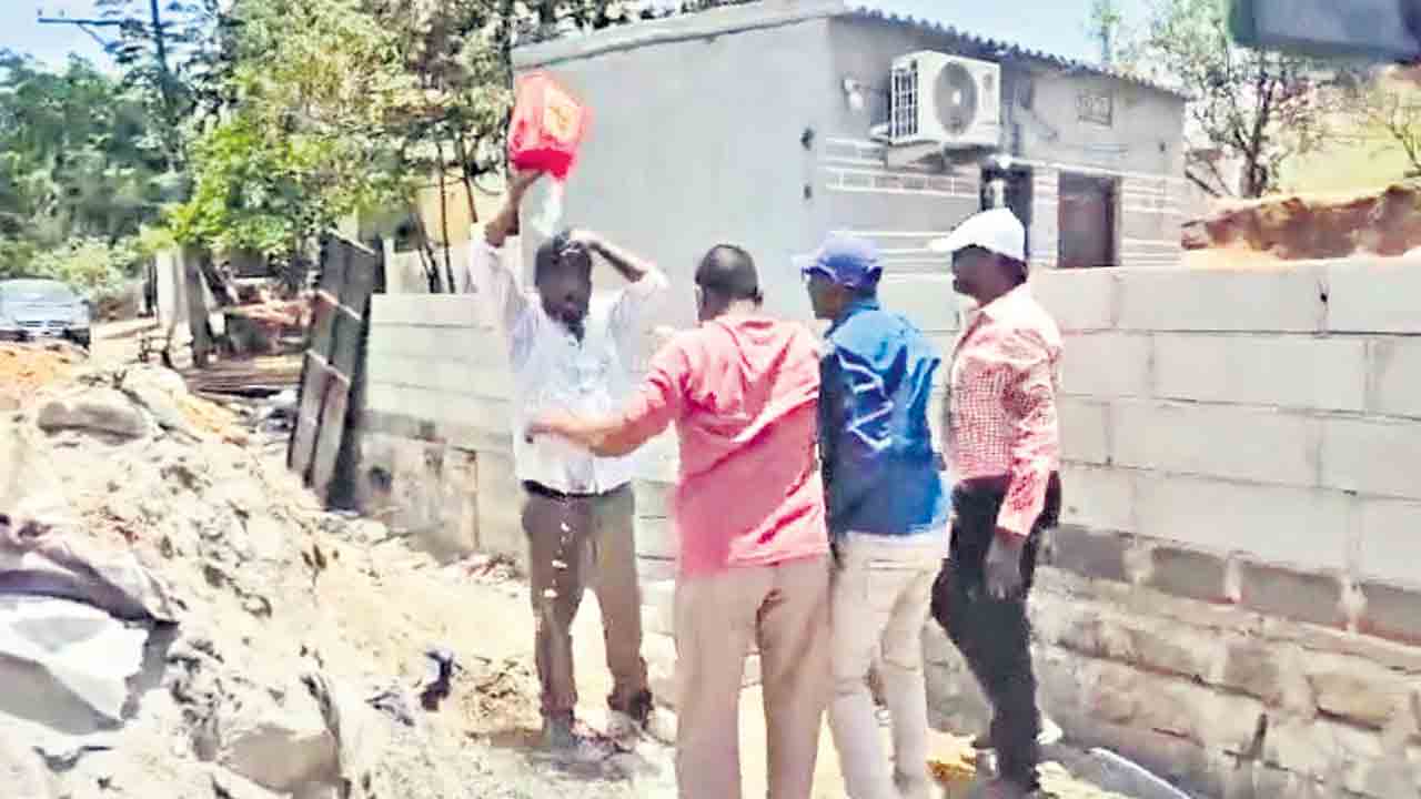 ఇంటి స్థలంపై వివాదం