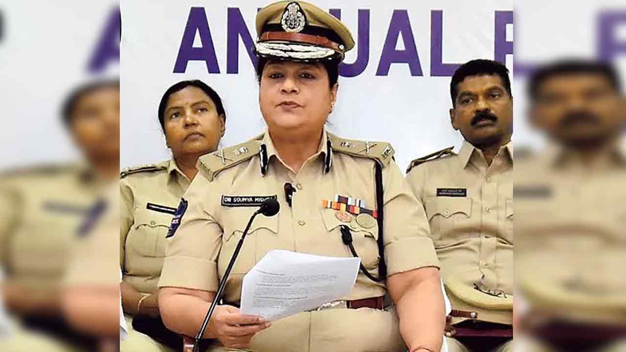 జైళ్లల్లో సాంకేతిక విద్య అవసరం : సౌమ్యామిశ్రా