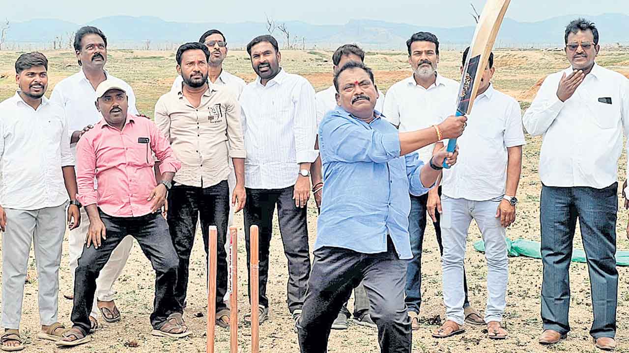 పాతాళానికి రిజర్వాయర్లు