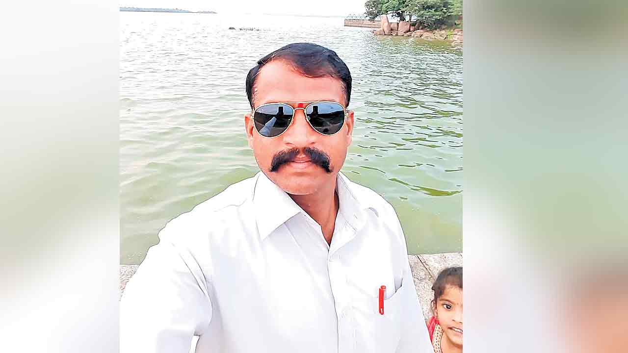 అనుమానాస్పదస్థితిలో ఆర్మీ ఉద్యోగి మృతి