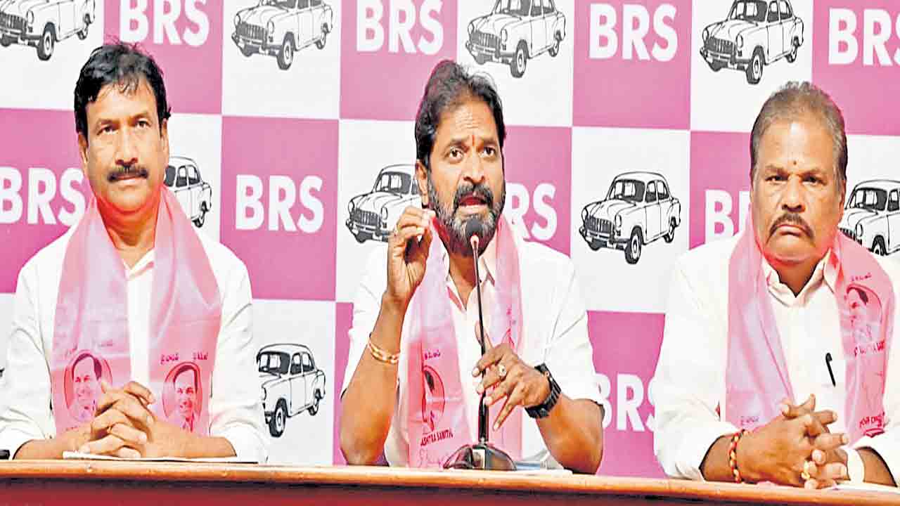 కర్ణాటక కుట్రలతో పాలమూరు ఎడారే