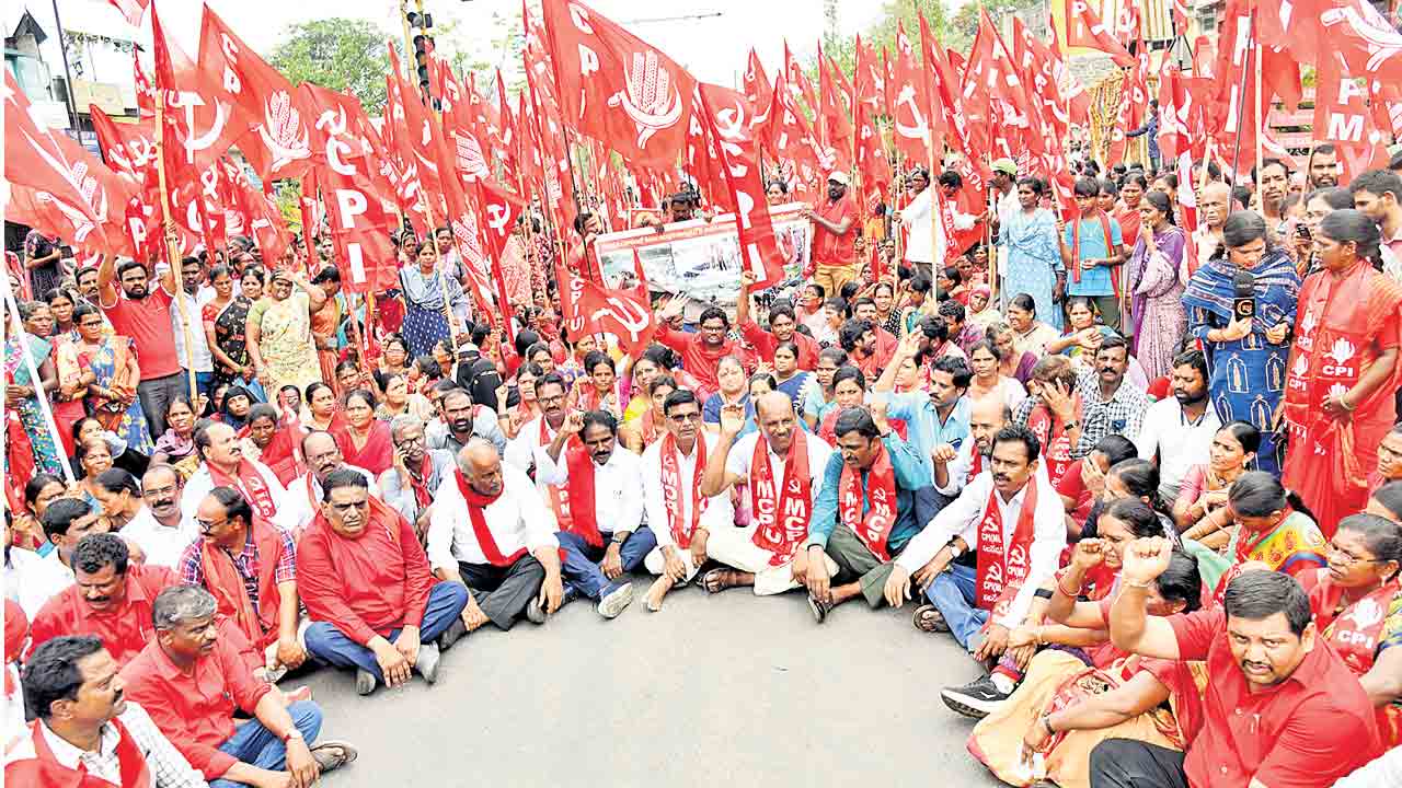 పెండ్లిలో మటన్‌ ముక్కల కోసం లొల్లి