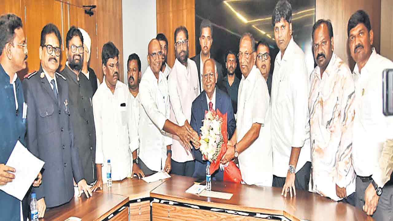 దళిత క్రిస్టియన్లకు ఎస్సీ హోదా కల్పించాలి