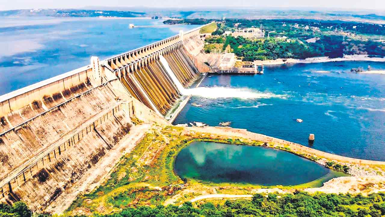 మన కోటా నీళ్లూ వాడుకోలే!