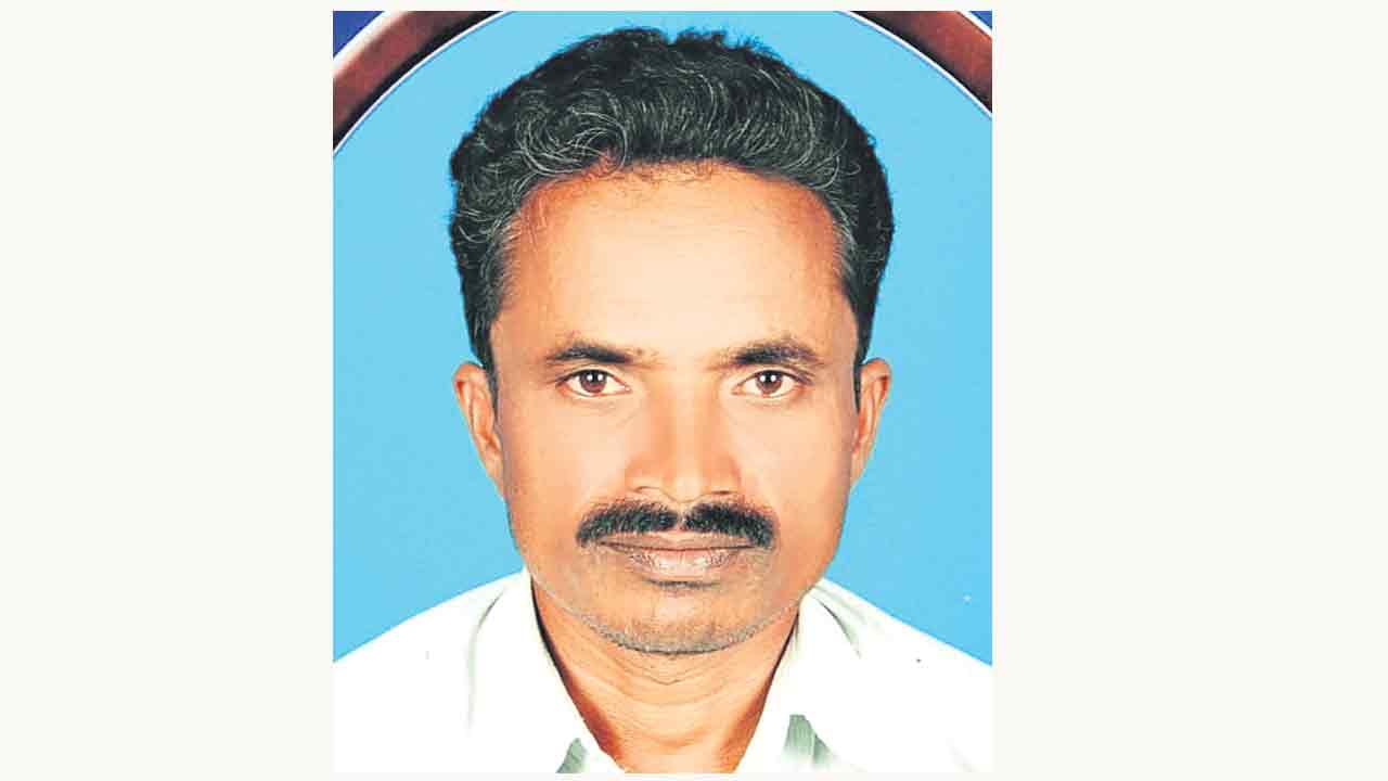 తాటిచెట్టుపై నుంచి పడి గీతకార్మికుడు దుర్మరణం