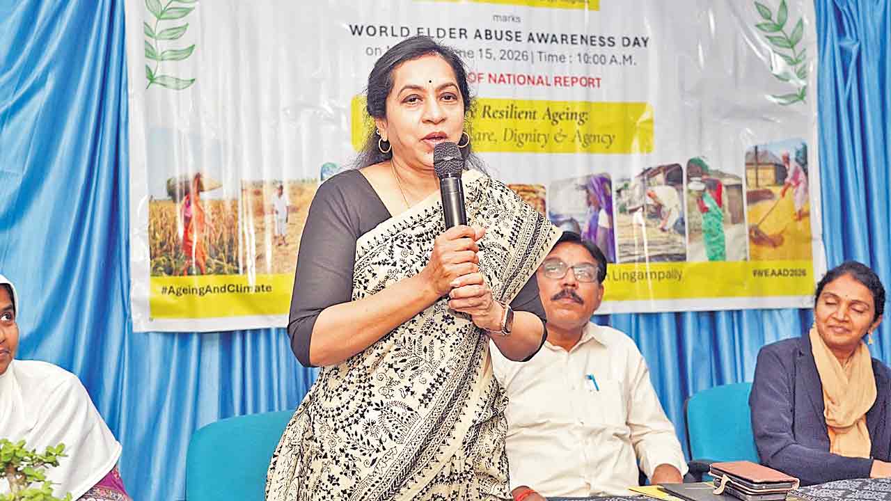 వృద్ధుల సంక్షేమానికి ప్రభుత్వం చర్యలు : శైలజ
