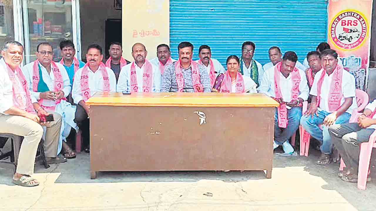 ఇప్పుడు ఎవరి తోలు తీయాలి?