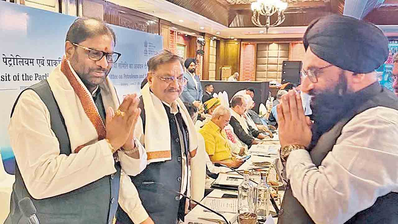చమురు సరఫరాలో భద్రతా ప్రమాణాలు పాటించాలి