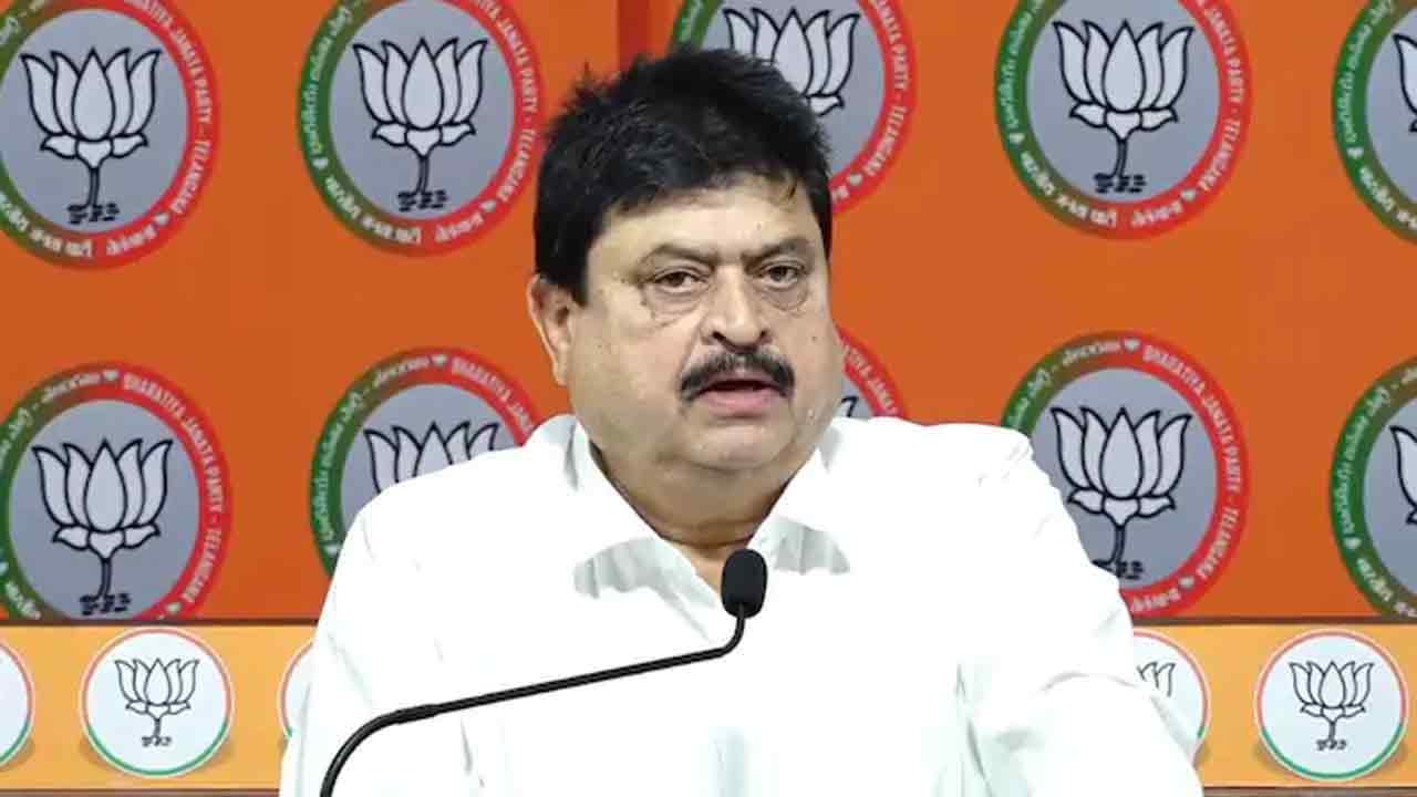 ఫడ్నవీస్‌ను అపాయింట్‌మెంట్‌ అడుగలే.. సీఎం రేవంత్‌రెడ్డి చెప్పేవన్నీ అబద్ధాలే: రామచందర్‌రావు
