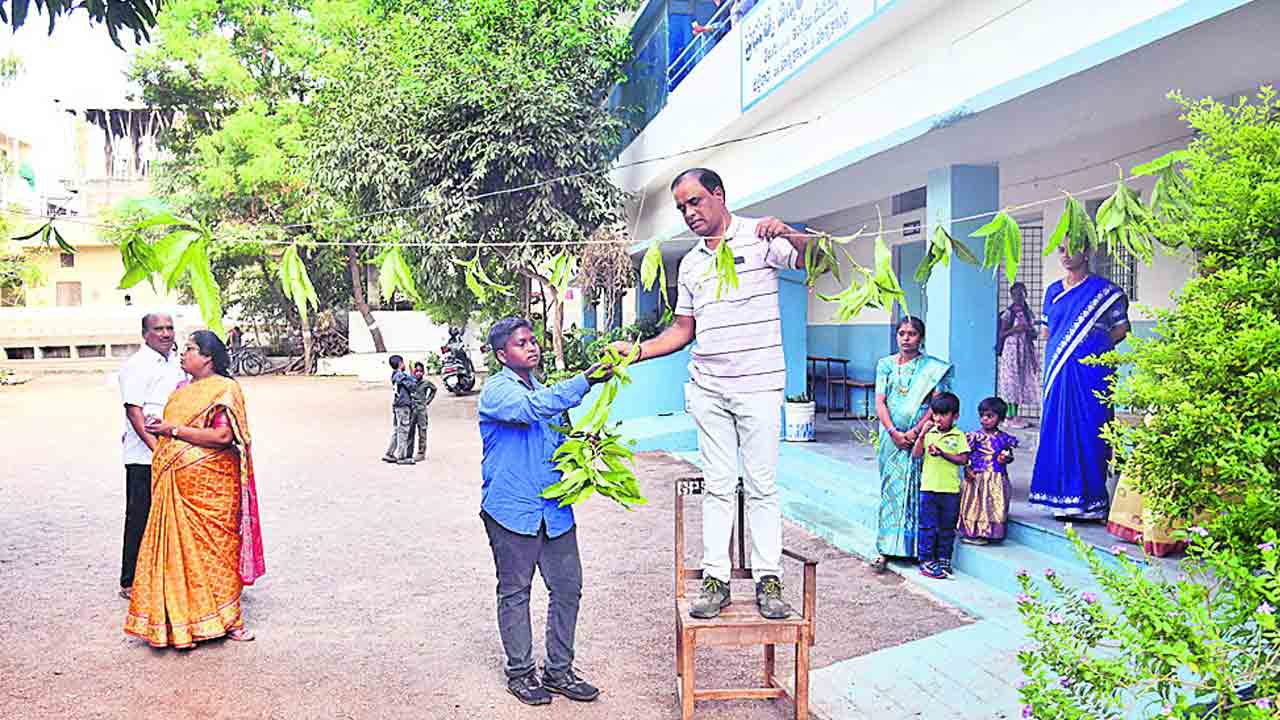 సమస్యల తోరణం!