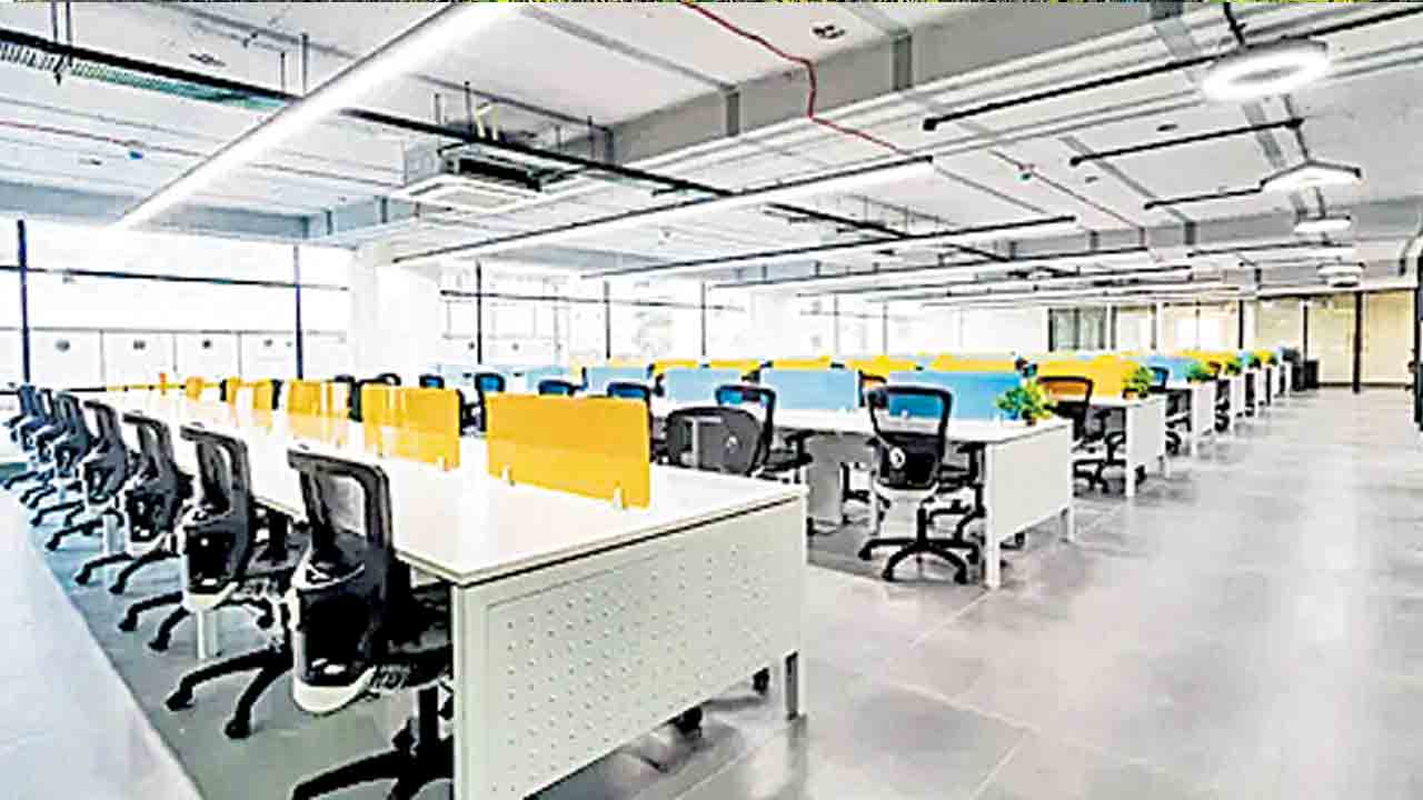 కో-వర్కింగ్‌ ఆపరేటర్ల దూకుడు