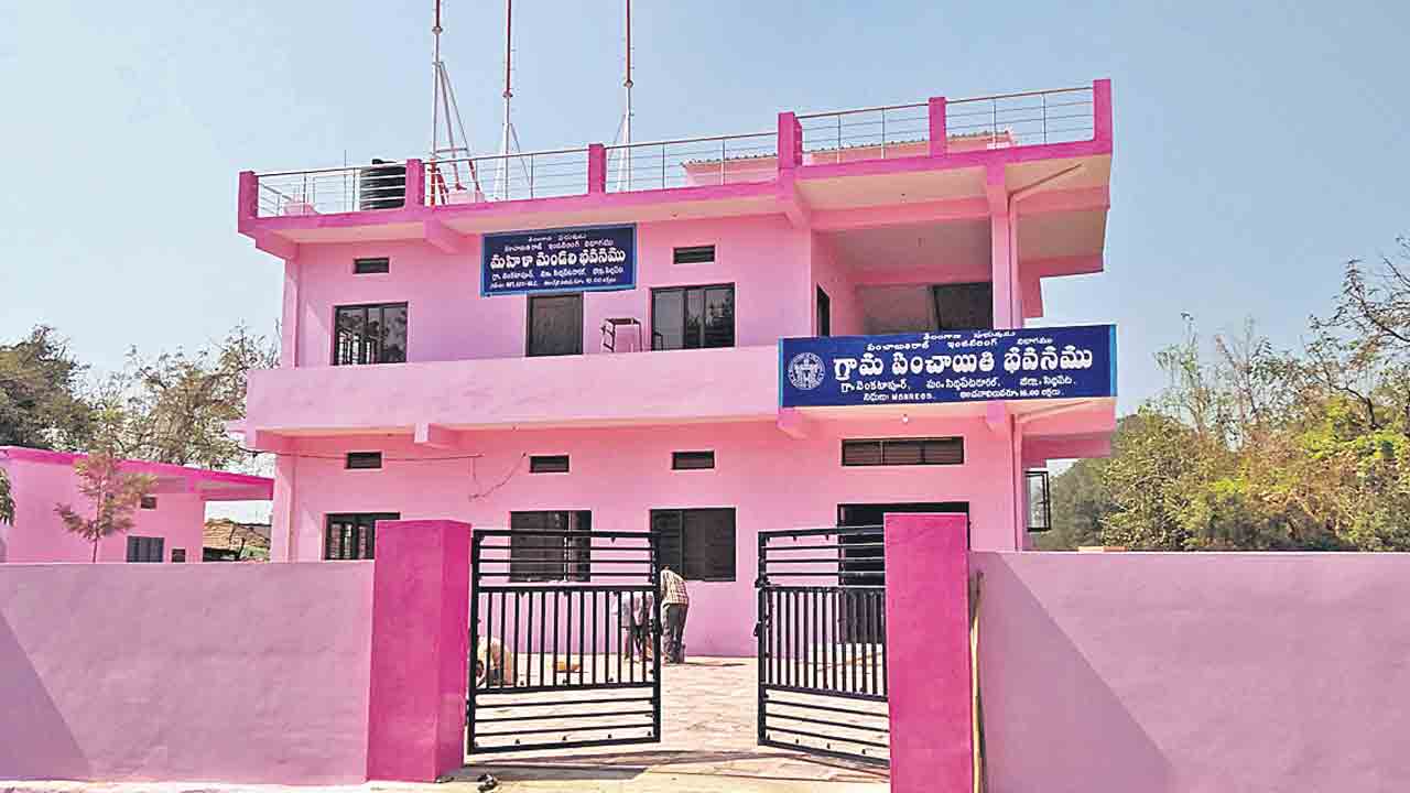పాత పనులకు కొత్త బిల్లులు!.. వార్డు మెంబర్ల బంధువుల ఖాతాల్లోకి ప్రజాధనం