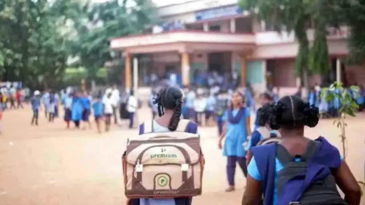 బడులకు 227 పనిదినాలు