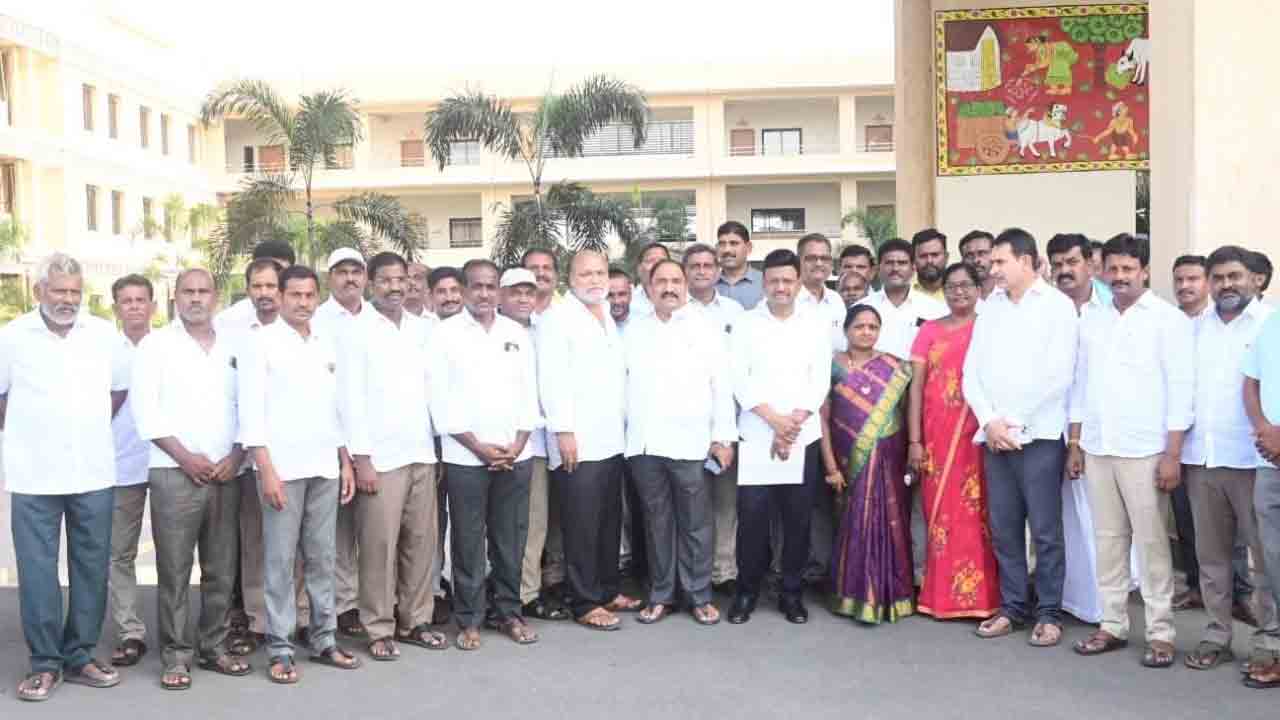 బాధిత బాలిక కుటుంబాన్ని ఆదుకోవాలి
