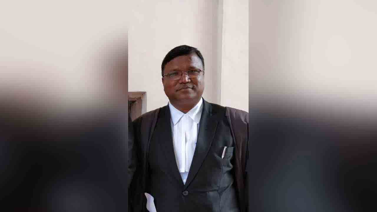 న్యాయవాది హత్య కేసులో నిందితుడిని అప్పగించాలి