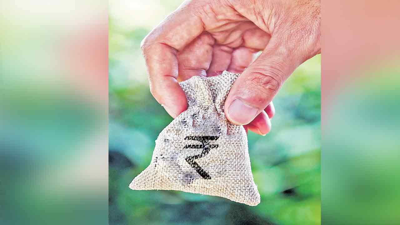 ఆదాయం 100.. అప్పు 108!